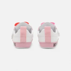 MOSCHINO Babyschoenen - White/Pink/Fuxia/Red -Stijl Schoen Verkoopwinkel 0095c2bf18b745c293a7a0bcd1543509 scaled