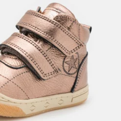 Bisgaard Juno - Sneakers Hoog - Rose Gold Metallic 13 Bisgaard Juno - Sneakers Hoog - Rose Gold Metallic -Stijl Schoen Verkoopwinkel 106d074a86bc4d42904c95bcb8a0814c scaled