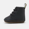 Dr. Martens 1460 Crib Unisex - Babyschoenen - Black -Stijl Schoen Verkoopwinkel 142b2bb61e1d4c51a8ff2bdceacfe477 scaled
