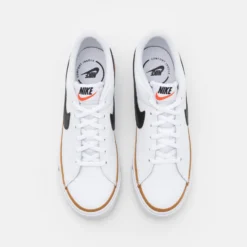 Nike Sportswear Court Legacy - Sneakers Laag - White/Black/Desert Ochre/Light Brown -Stijl Schoen Verkoopwinkel 14ee74f33bcb439f8e6b210fe963ceed scaled