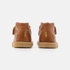 Veggie Desert Boot - Klittenbandschoenen - Cognac -Stijl Schoen Verkoopwinkel 2abf442ee7d745f29559032316fbe7f0 scaled
