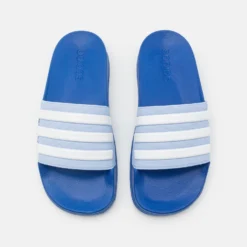ADIDAS PERFORMANCE Adilette Shower Unisex - Badslippers - Blue Dawn/Footwear White/Team Royal Blue -Stijl Schoen Verkoopwinkel 4cc62ea48a1b41ca875b6f8ed00c3d47 scaled