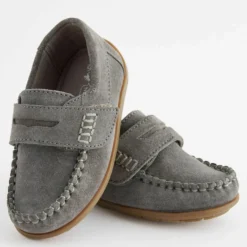 Next Penny Loafers Younger - Mocassins - Grey 9 Next Penny Loafers Younger - Mocassins - Grey -Stijl Schoen Verkoopwinkel 4d931c1615e745078048c2a761a1d6a8 scaled