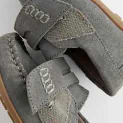 Next Penny Loafers Younger - Mocassins - Grey 11 Next Penny Loafers Younger - Mocassins - Grey -Stijl Schoen Verkoopwinkel 4f1e056e73424800afac9138f7b89bc4 scaled