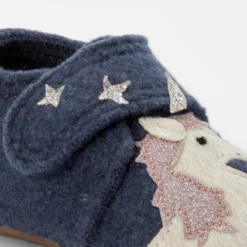 Living Kitzbühel Einhorn & Stern - Pantoffels - Winternacht -Stijl Schoen Verkoopwinkel 4fc6b1ccf4ac4d0d8f92365a897774e5 scaled