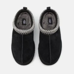 Ugg Tazz Unisex - Pantoffels - Black -Stijl Schoen Verkoopwinkel 551b199d08764bb7a4073a8f8dd2a1a0 scaled