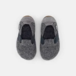 Living Kitzbühel T-Modell - Pantoffels - Grau -Stijl Schoen Verkoopwinkel 65526848d43645c4a4181f33c43ccfca scaled