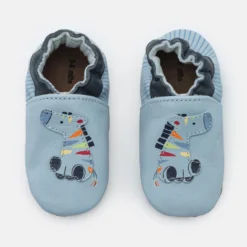 ROBEEZ Zebra Rainbow - Geboortegeschenk - Bleu Clair -Stijl Schoen Verkoopwinkel 6bc11e02732149c68051200cd91fc033 scaled