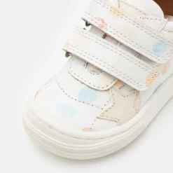 Bisgaard Kae Unisex - Sneakers Laag - White/Multi-Coloured -Stijl Schoen Verkoopwinkel 846de81f30af471bbf76985951ce3a15 scaled