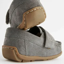 Next Penny Loafers Younger - Mocassins - Grey 10 Next Penny Loafers Younger - Mocassins - Grey -Stijl Schoen Verkoopwinkel 85ef359c995546568f2a9593d302af61 scaled