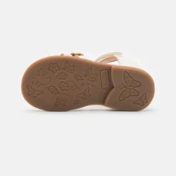 Friboo Sandalen - Off-White 12 Friboo Sandalen - Off-White -Stijl Schoen Verkoopwinkel 916a7d8b382e4a138f0100f272febc49 scaled