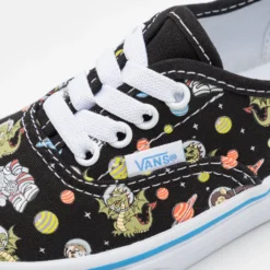 Vans Authentic Elastic Lace Unisex - Sneakers Laag - Black/Blue -Stijl Schoen Verkoopwinkel 947a6ad9c1a34268b436684025d8902f scaled