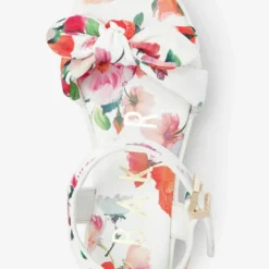 Floral Standard - Sandalen - White -Stijl Schoen Verkoopwinkel 973a6d3dd1404e83bf92e7be9352035f scaled