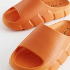 Next Standard - Badslippers - Orange 9 Next Standard - Badslippers - Orange -Stijl Schoen Verkoopwinkel 9a6f152411504ff1893336e85b4727a7 scaled