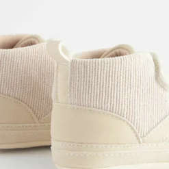 Next Pram Easy Fastening Standard - Babyschoenen - Stone Natural -Stijl Schoen Verkoopwinkel 9f6a3c9a3d1346ba8460e4fd7e8a2340 scaled