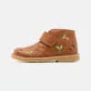 Veggie Desert Boot - Klittenbandschoenen - Cognac 2 Veggie Desert Boot - Klittenbandschoenen - Cognac -Stijl Schoen Verkoopwinkel a2cd70d4e7a2463d92d6ecd899af6de2 scaled