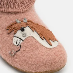 Living Kitzbühel Hüttenschuh Mit Pferd - Pantoffels - Italian Clay -Stijl Schoen Verkoopwinkel ab4e42253600406a91a1c7671a5fcc90 scaled