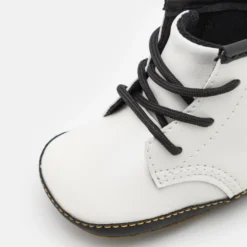 Dr. Martens 1460 Crib - Babyschoenen - White -Stijl Schoen Verkoopwinkel d6c47bd156c548a386e7033c9dcb966c scaled