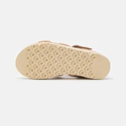 Ugg Goldenstar Strap Unisex - Sandalen - Driftwood -Stijl Schoen Verkoopwinkel e9ecf83b5cb742a2b1c441ee8a8553b5 scaled