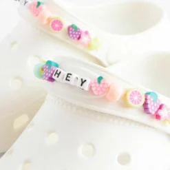 Next Badslippers - White/Fun Beaded -Stijl Schoen Verkoopwinkel ee759341822d47fe837105a4d2975eae scaled