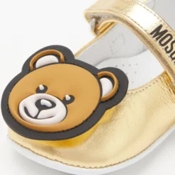 MOSCHINO Babyschoenen - Gold -Stijl Schoen Verkoopwinkel f802dcd0403241e69e2b3d9b09cf32a2 scaled