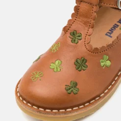 T-Bar Clover - Veterschoenen - Cognac -Stijl Schoen Verkoopwinkel f857134d2df249c3adfe10536b3bd630 scaled